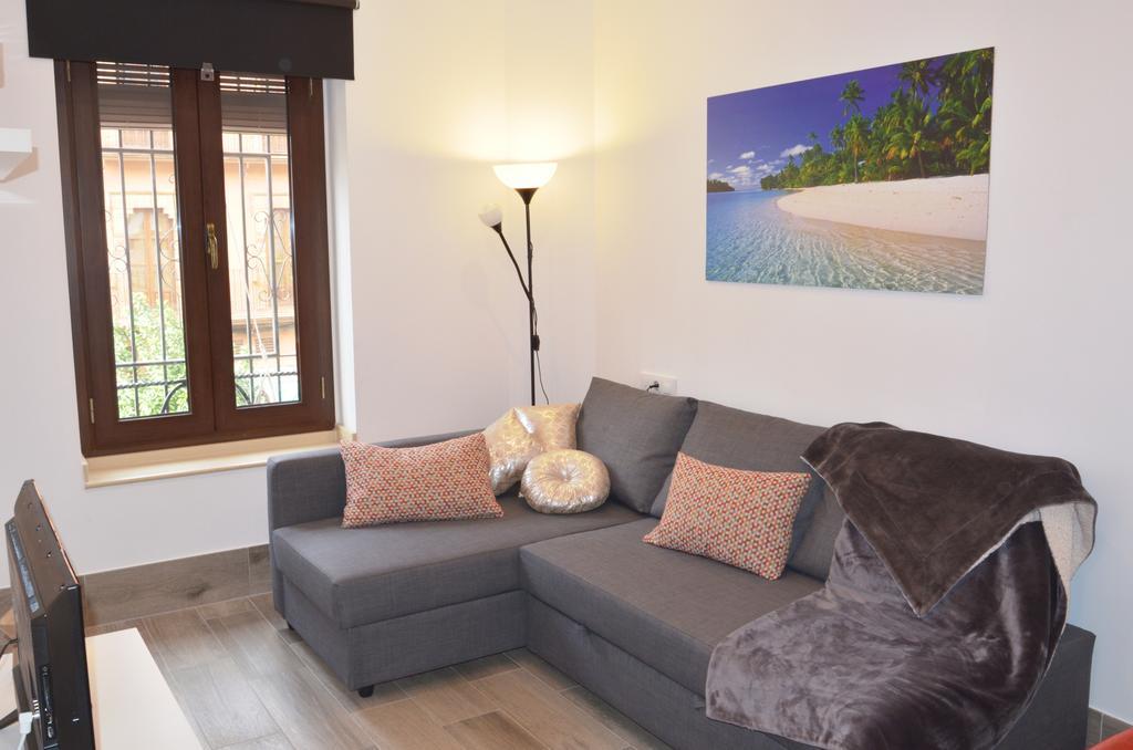 Apartamento San Jacinto Seville Exterior photo