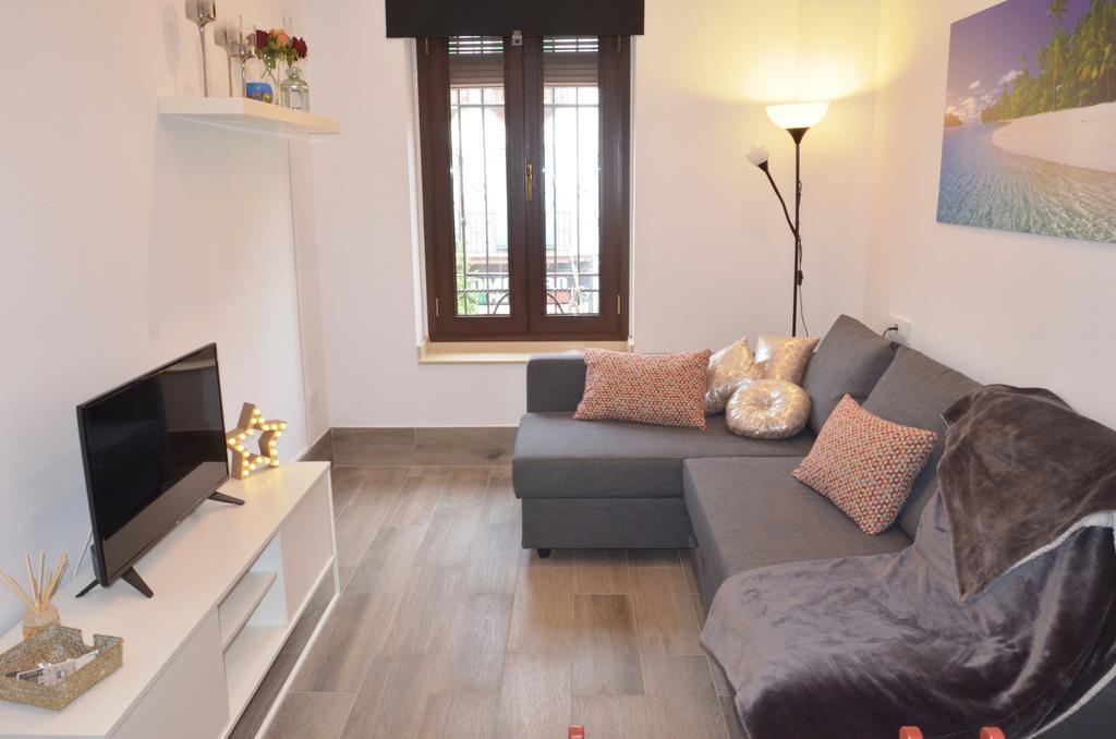 Apartamento San Jacinto Seville Exterior photo